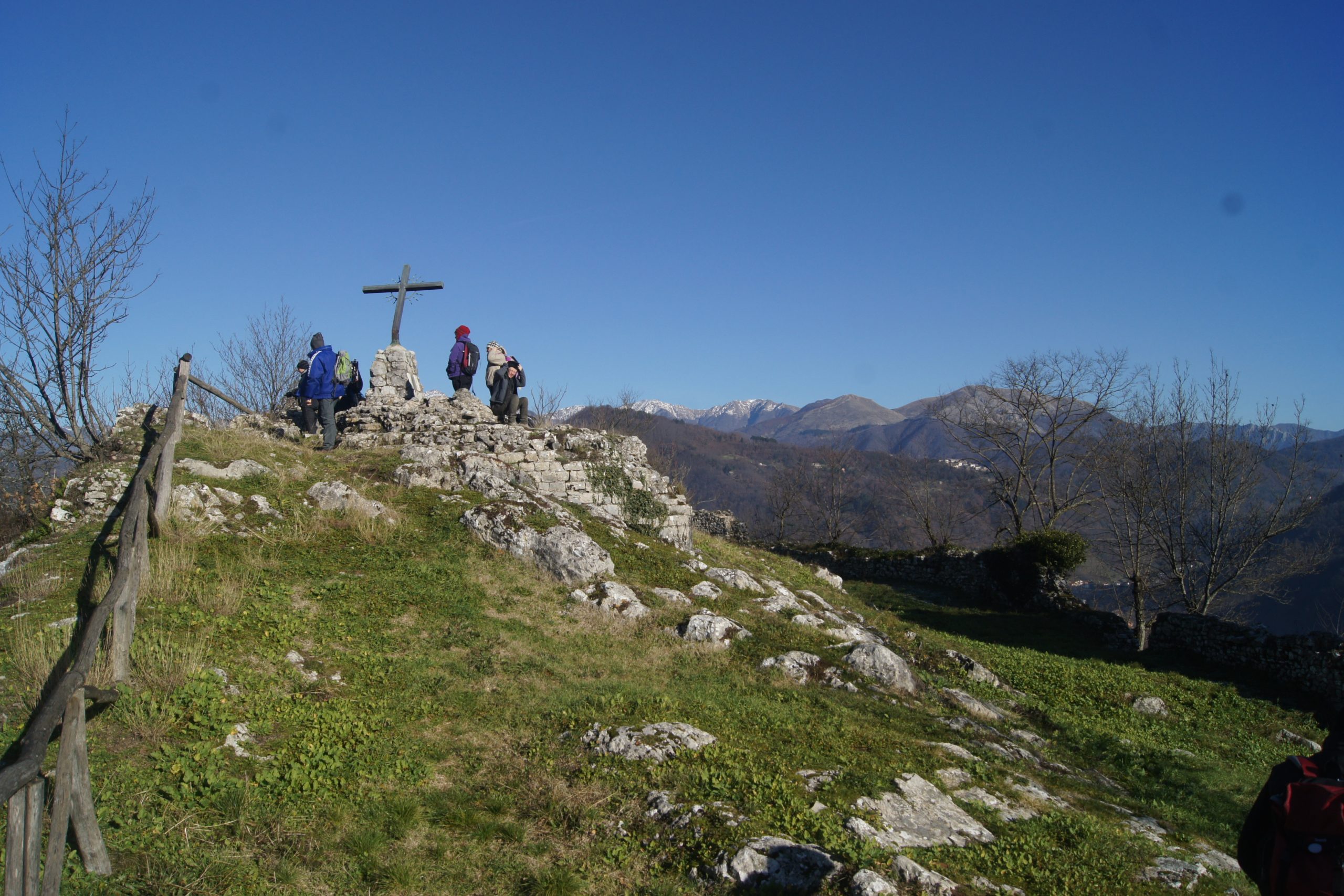 Trekking Rocca e Chiesa di Mozzano